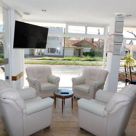 Lugra Hotel Miramar  Buitenkant foto