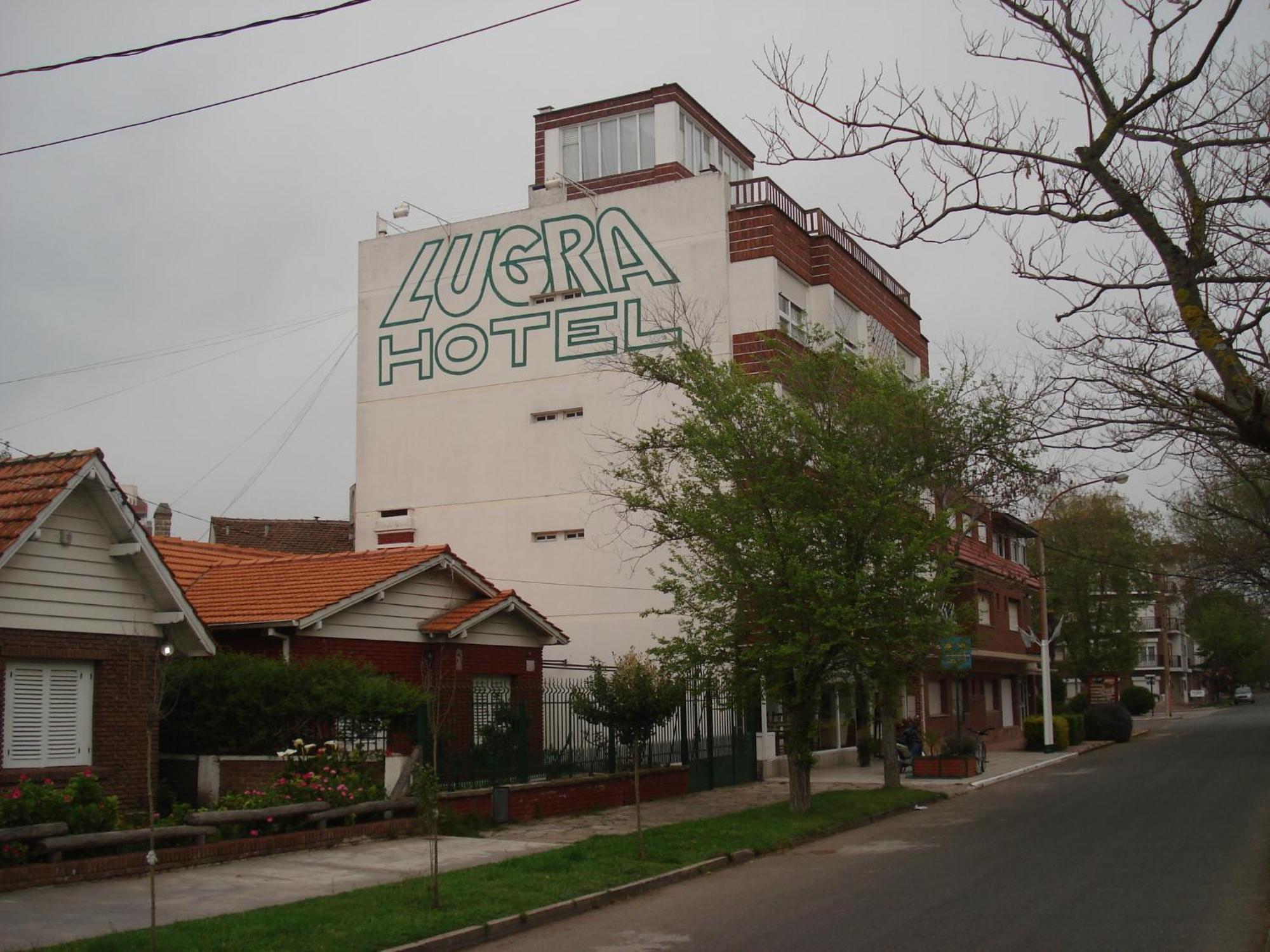 Lugra Hotel Miramar  Buitenkant foto